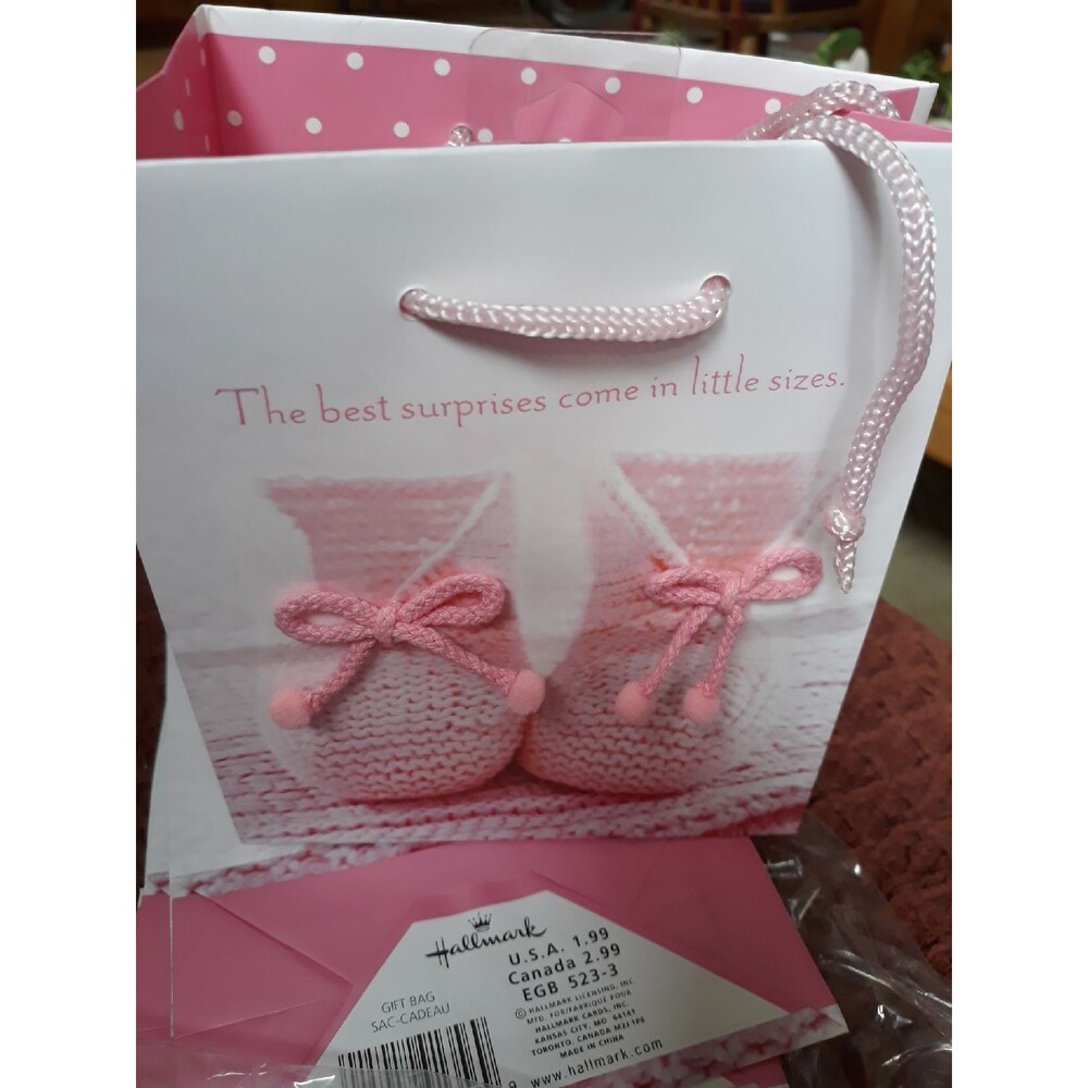 Hallmark Gift Bags - Picture 2 of 4
